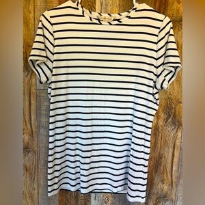 BANANA REPUBLIC Striped Fitted Tee. Sz Large.